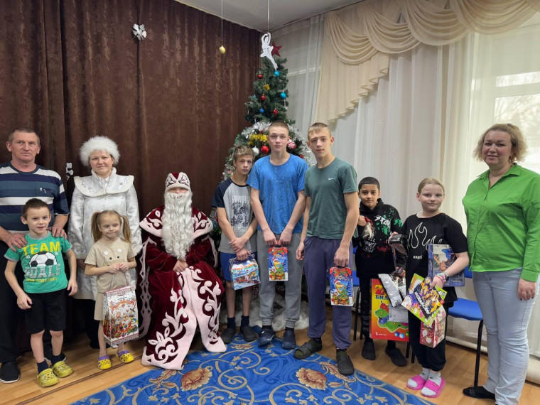 Подарки для воспитанников КГКУ "Бородинский детский дом" и КГКУ "Партизанский детский дом".
